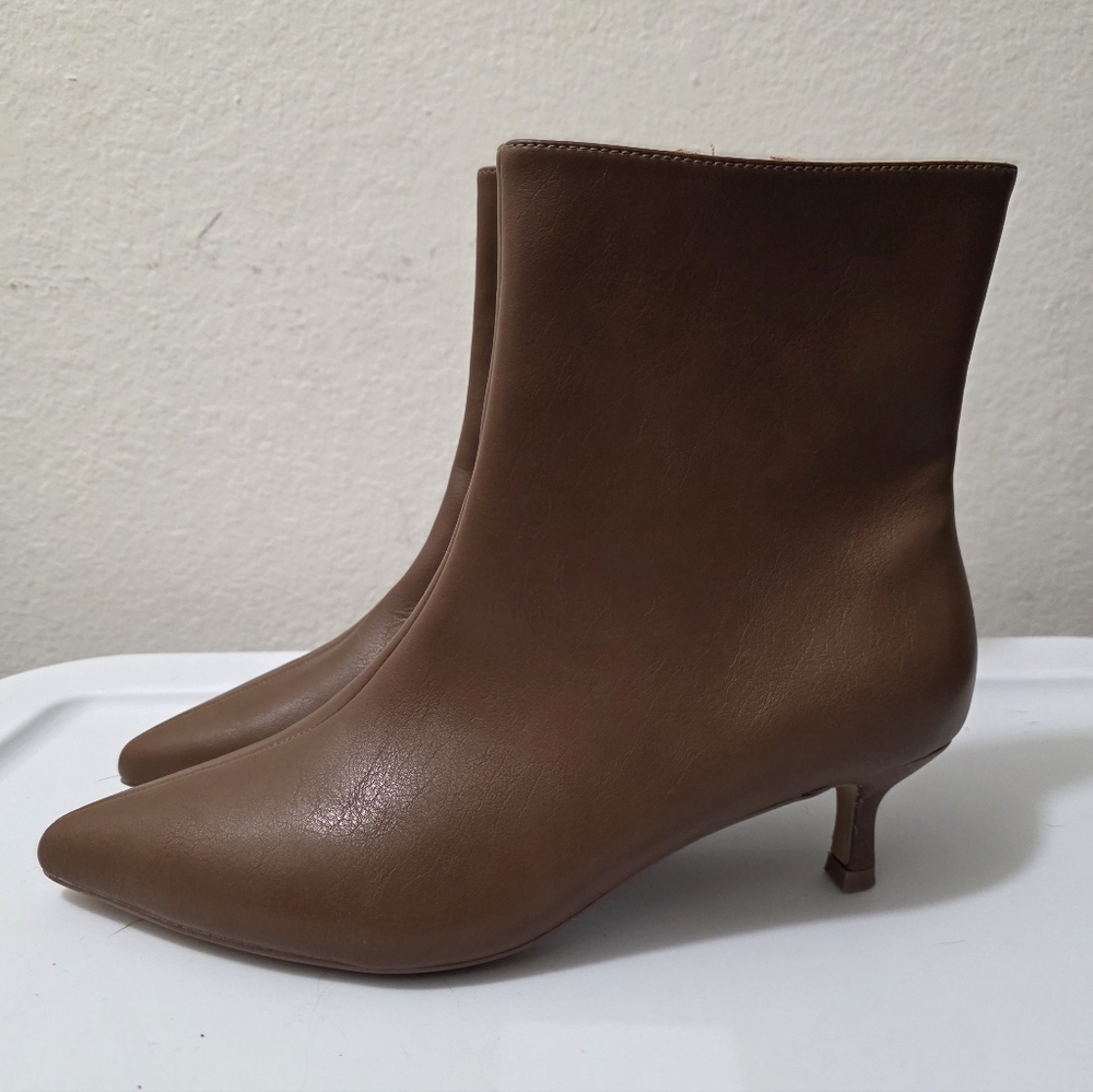 Journee Collection Arely Brown New Women's Heel Boots Size 9.5